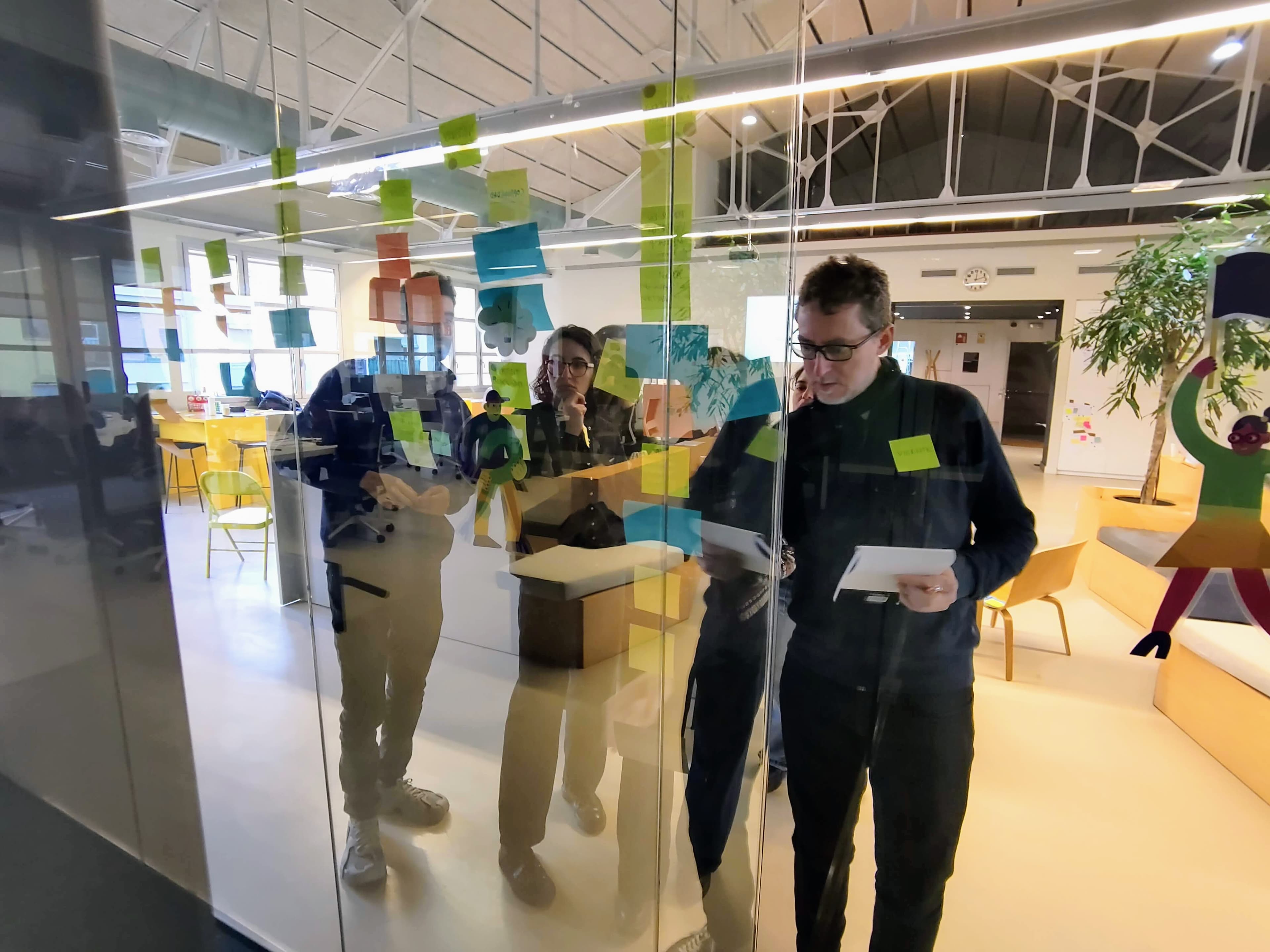 Academy Asistentes Service Design con IA